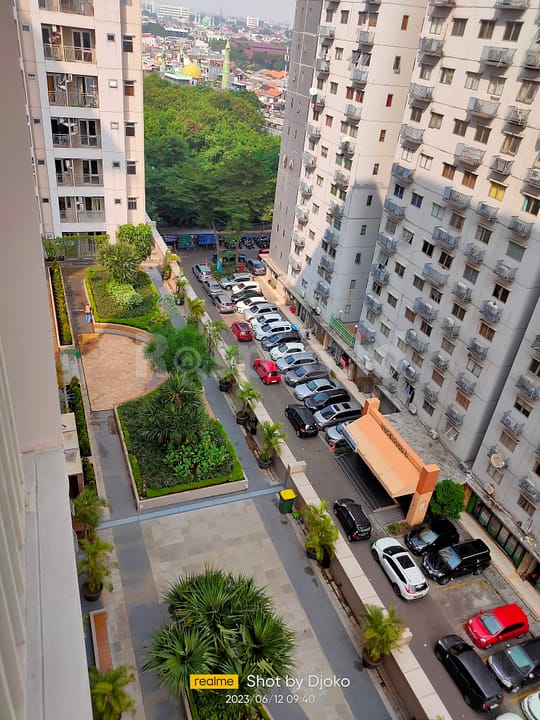 9. Jalan antara Gading Icon & Oak